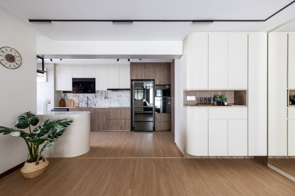 Contemporary Kitchen with Kitchen Island and Open Kitchen