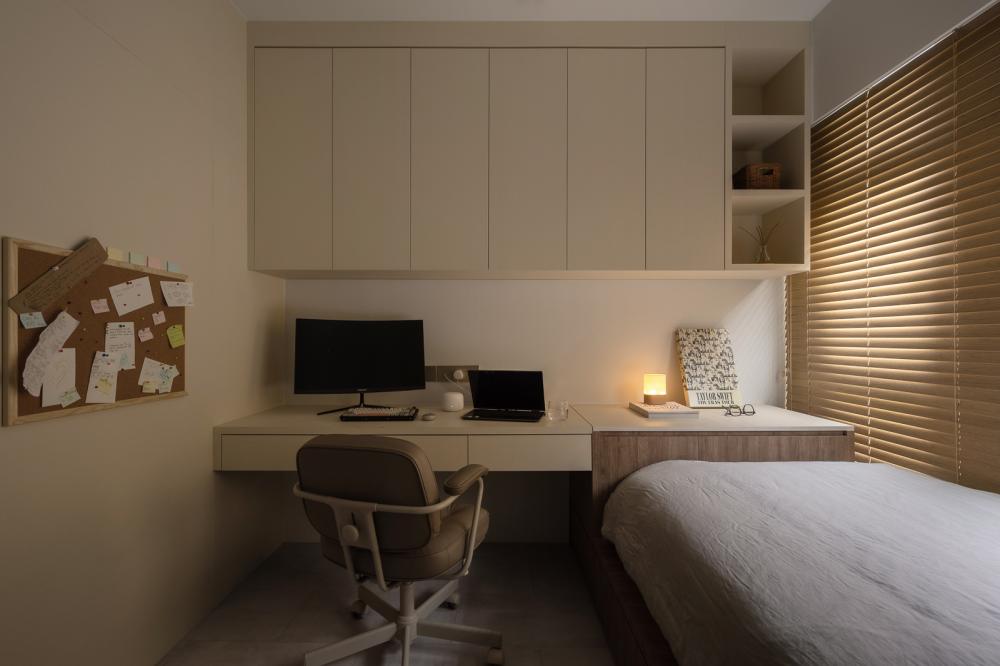 Minimalist Bedroom with Bookshelf and Platform Bed