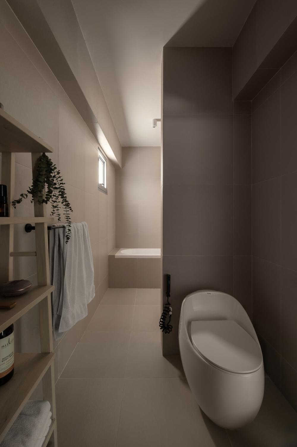 Minimalist Bathroom with Bathtub and Bathroom Storage