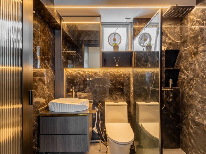 Modern Bathroom with Mirror and Shower Screen