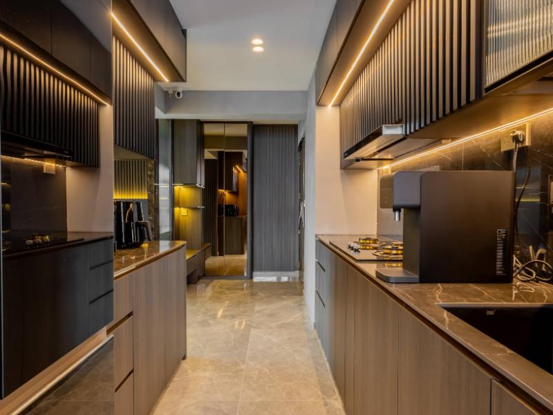 Modern Kitchen with Countertop and Open Kitchen
