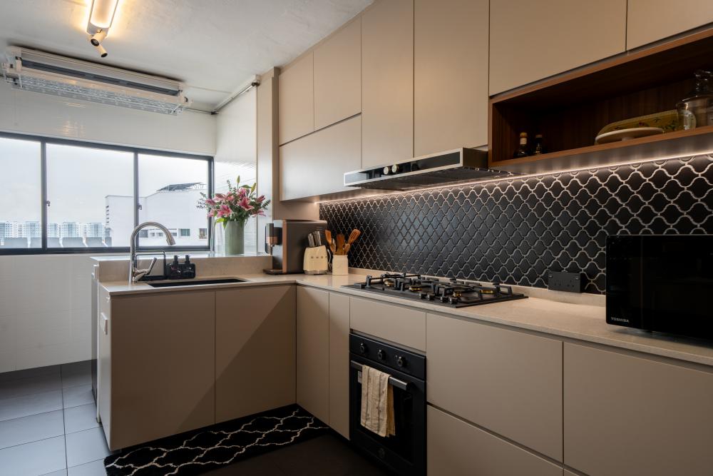 Modern Kitchen with Kitchen Window and Kitchen Island