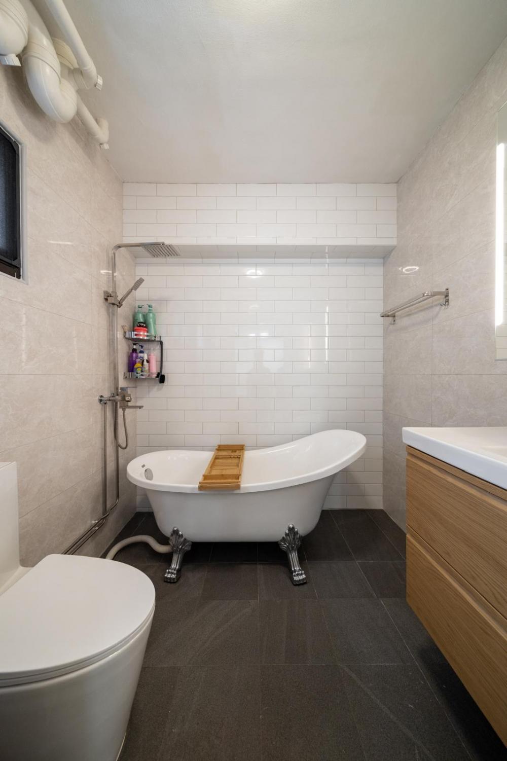 Scandinavian Bathroom with Vinyl Flooring and Bathtub