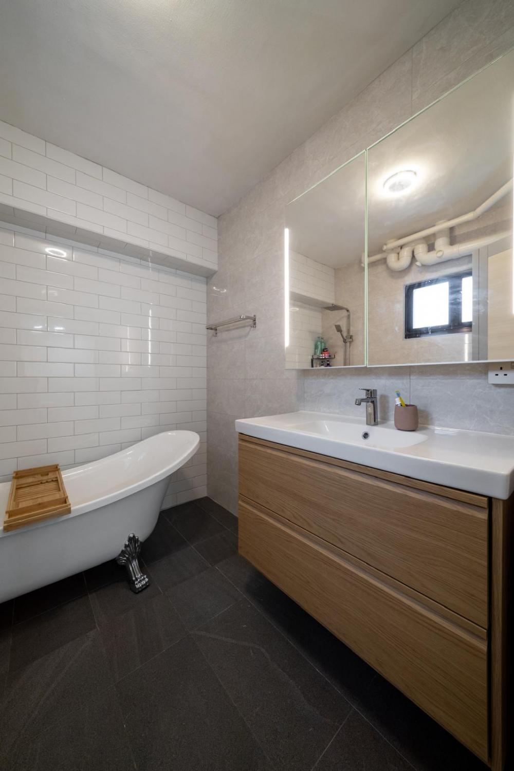 Scandinavian Bathroom with Mirror and Bathtub