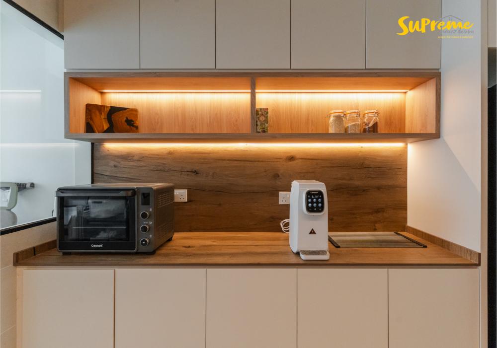 Contemporary Kitchen with Parquet Floor and Wood Flooring