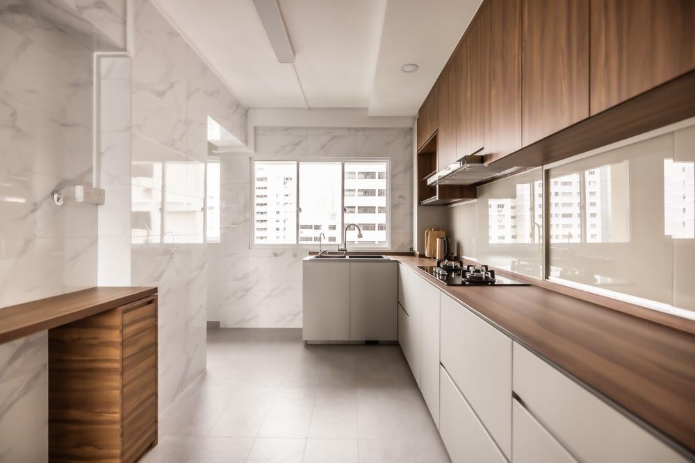Modern Kitchen with Countertop and Homogeneous Tiles