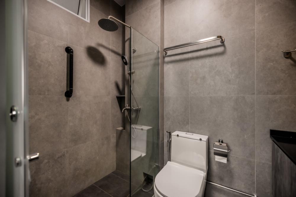 Modern Bathroom with Homogeneous Tiles and Shower Screen