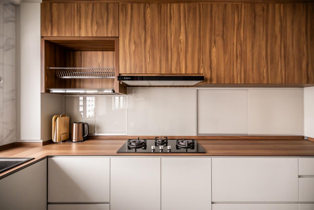 Modern Kitchen with Countertop and Open Kitchen