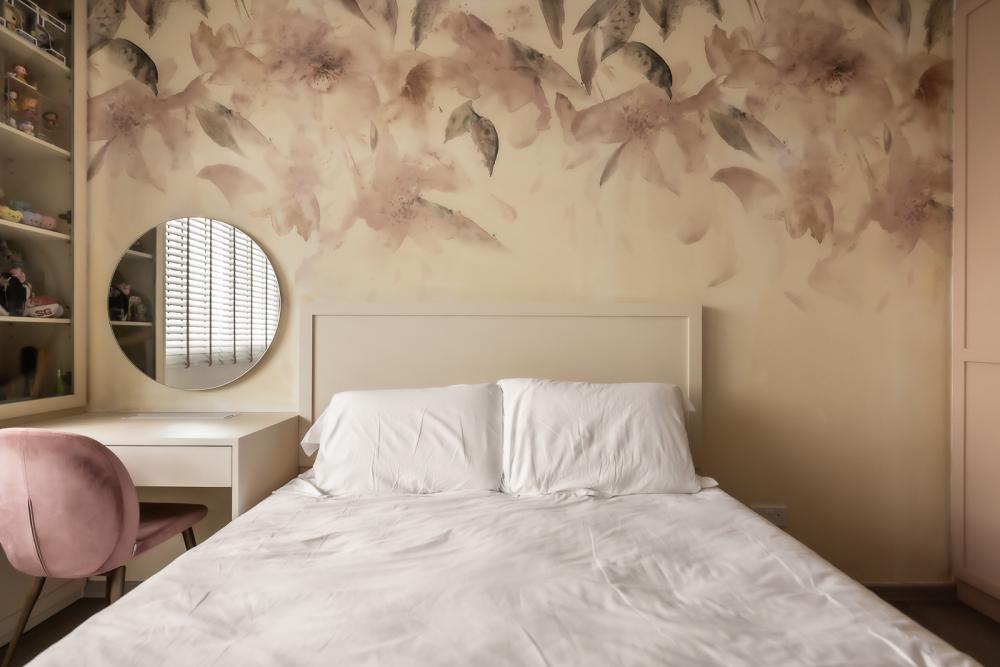 Modern Bedroom with Vinyl Flooring and Downlights