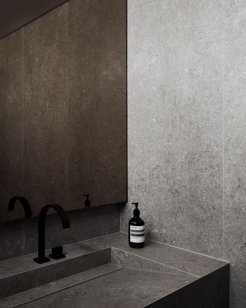 Contemporary Bathroom with Homogeneous Tiles and Mirror