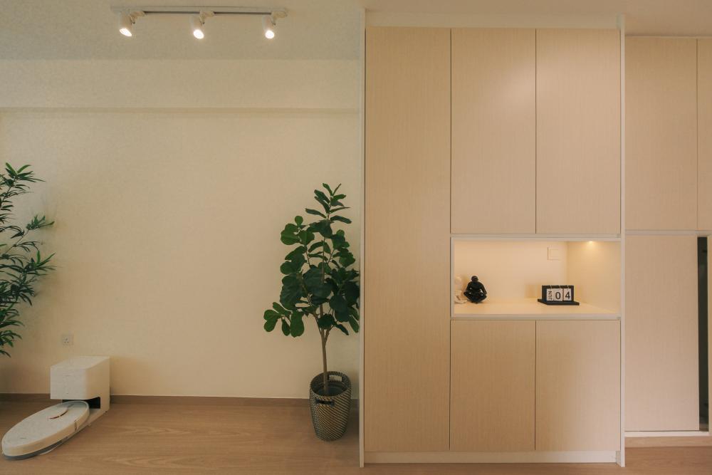 Scandinavian Entryway with Shoe Rack and Small Storage