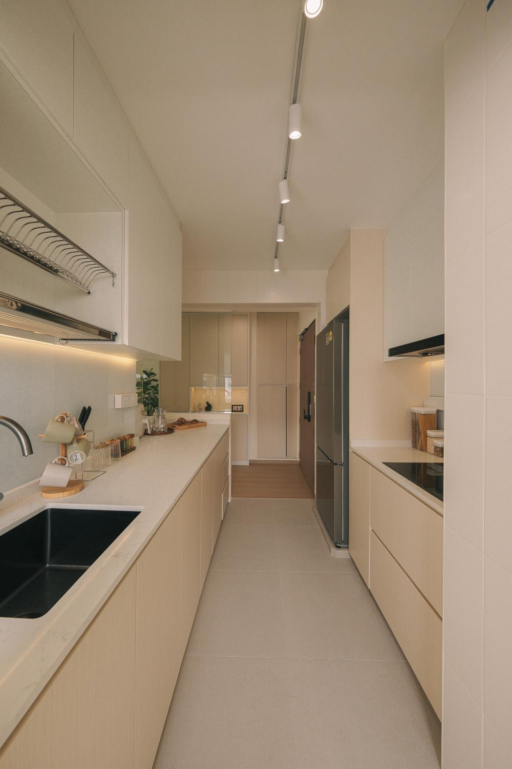 Scandinavian Kitchen with Vinyl Flooring and Homogeneous Tiles