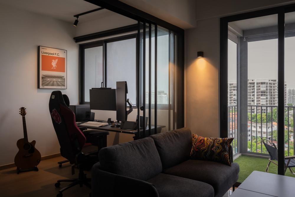 Minimalist Home Office with Desk and Desk Chairs