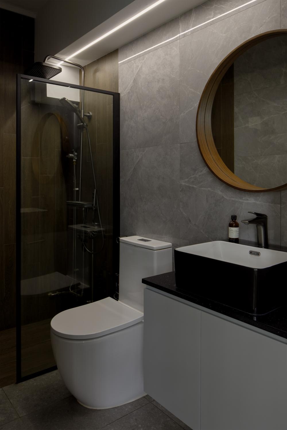Contemporary Bathroom with Homogeneous Tiles and Mirror