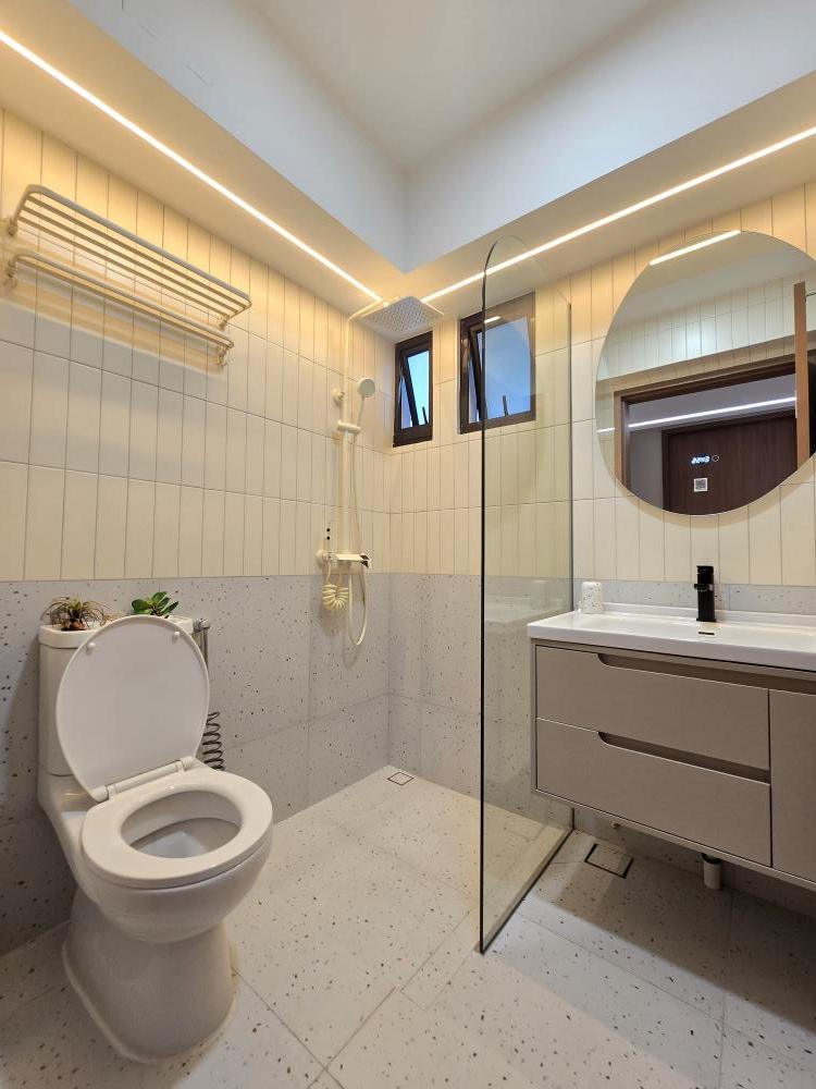 Scandinavian Bathroom with Countertop and Mirror
