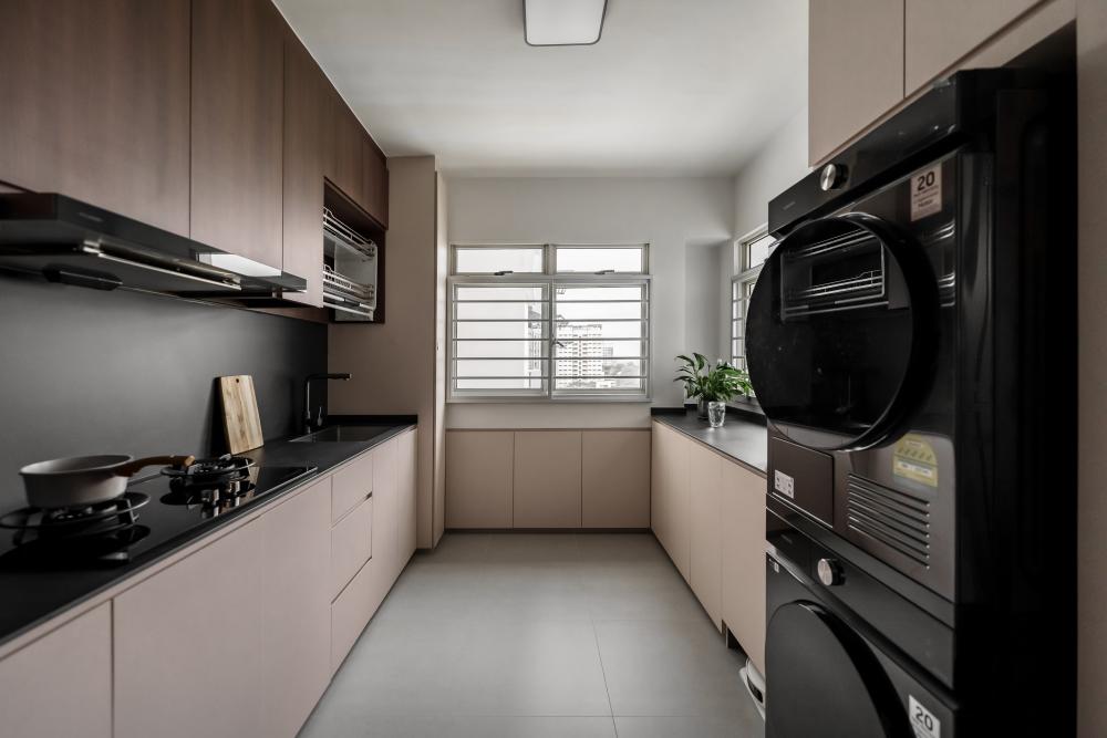 Contemporary Kitchen with Countertop and Homogeneous Tiles