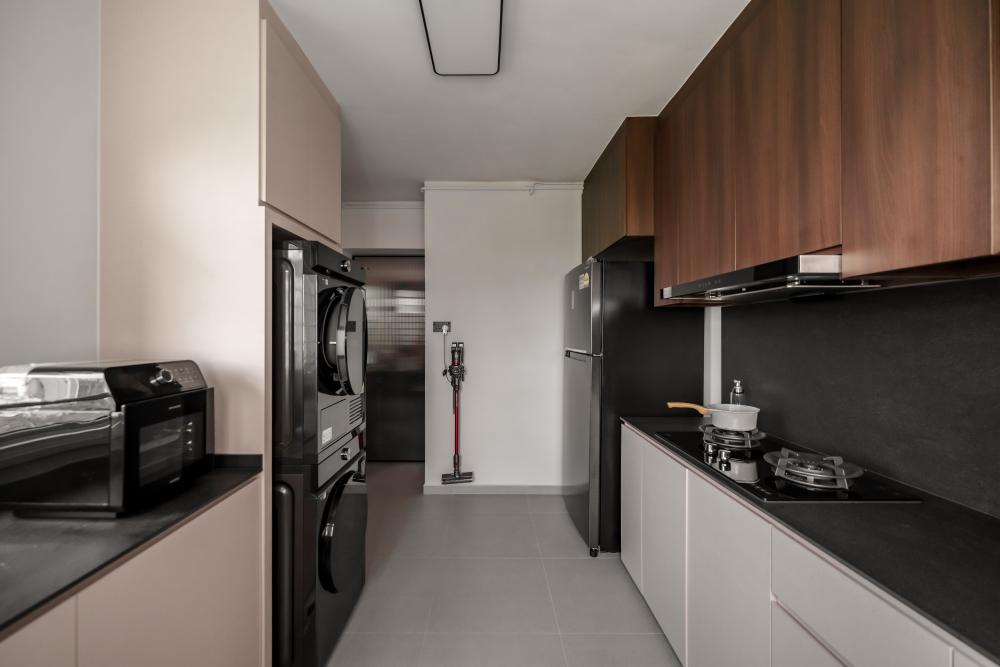 Contemporary Kitchen with Countertop and Homogeneous Tiles
