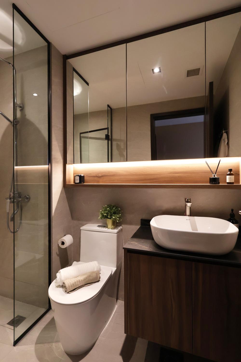 Contemporary Bathroom with Mirror and Shower Screen