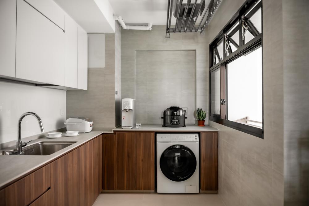 Scandinavian Kitchen with Countertop and Homogeneous Tiles