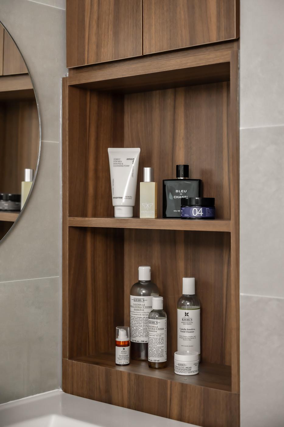 Scandinavian Bathroom with Countertop and Mirror