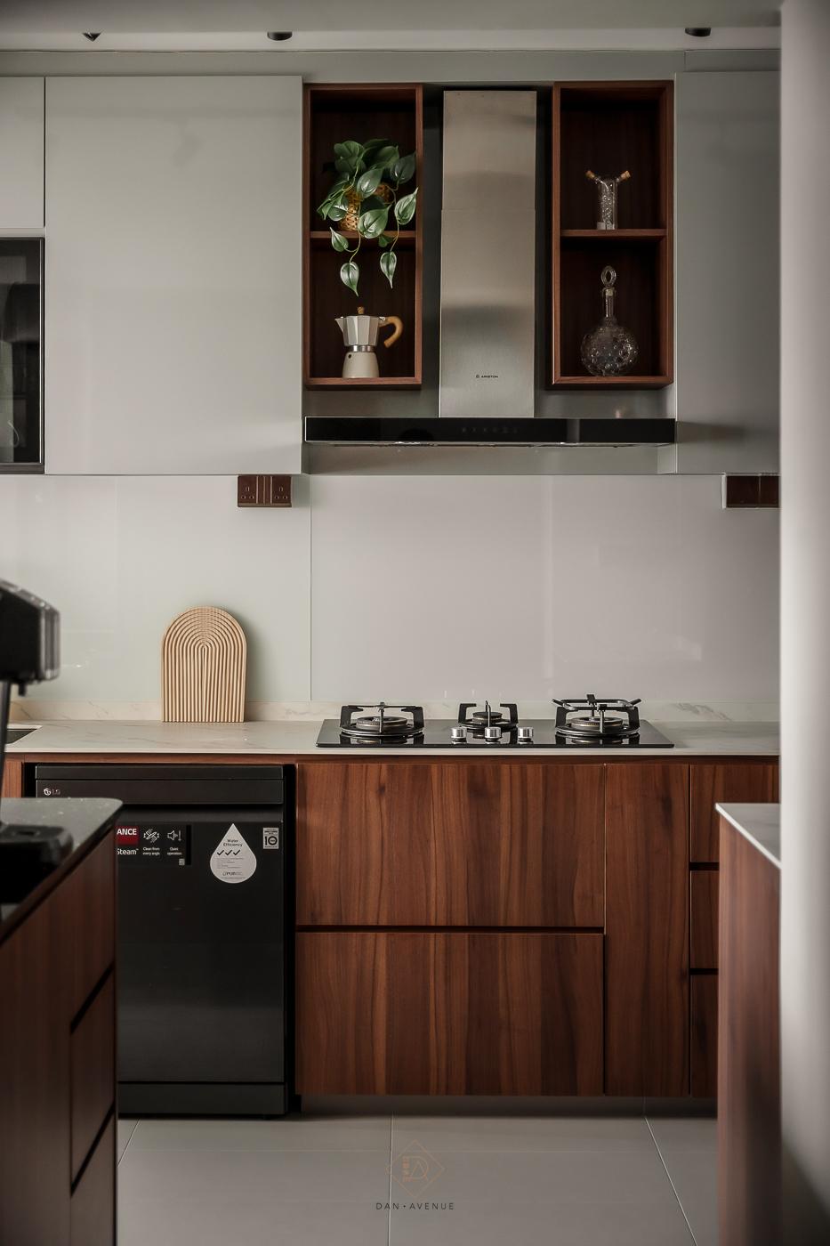 Modern Kitchen with Countertop and Homogeneous Tiles