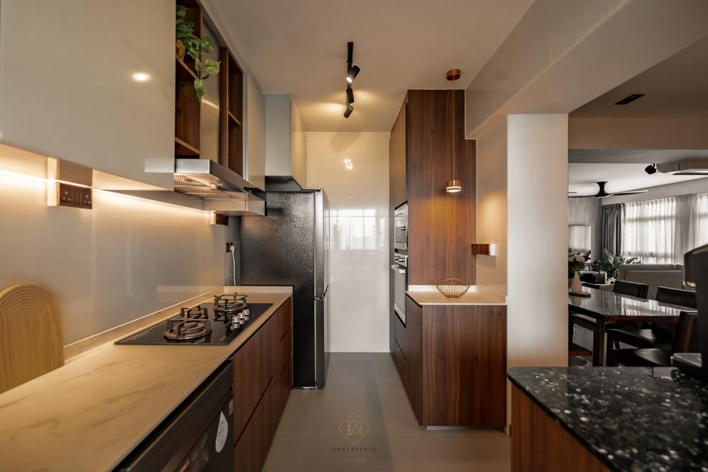 Modern Kitchen with Countertop and Homogeneous Tiles