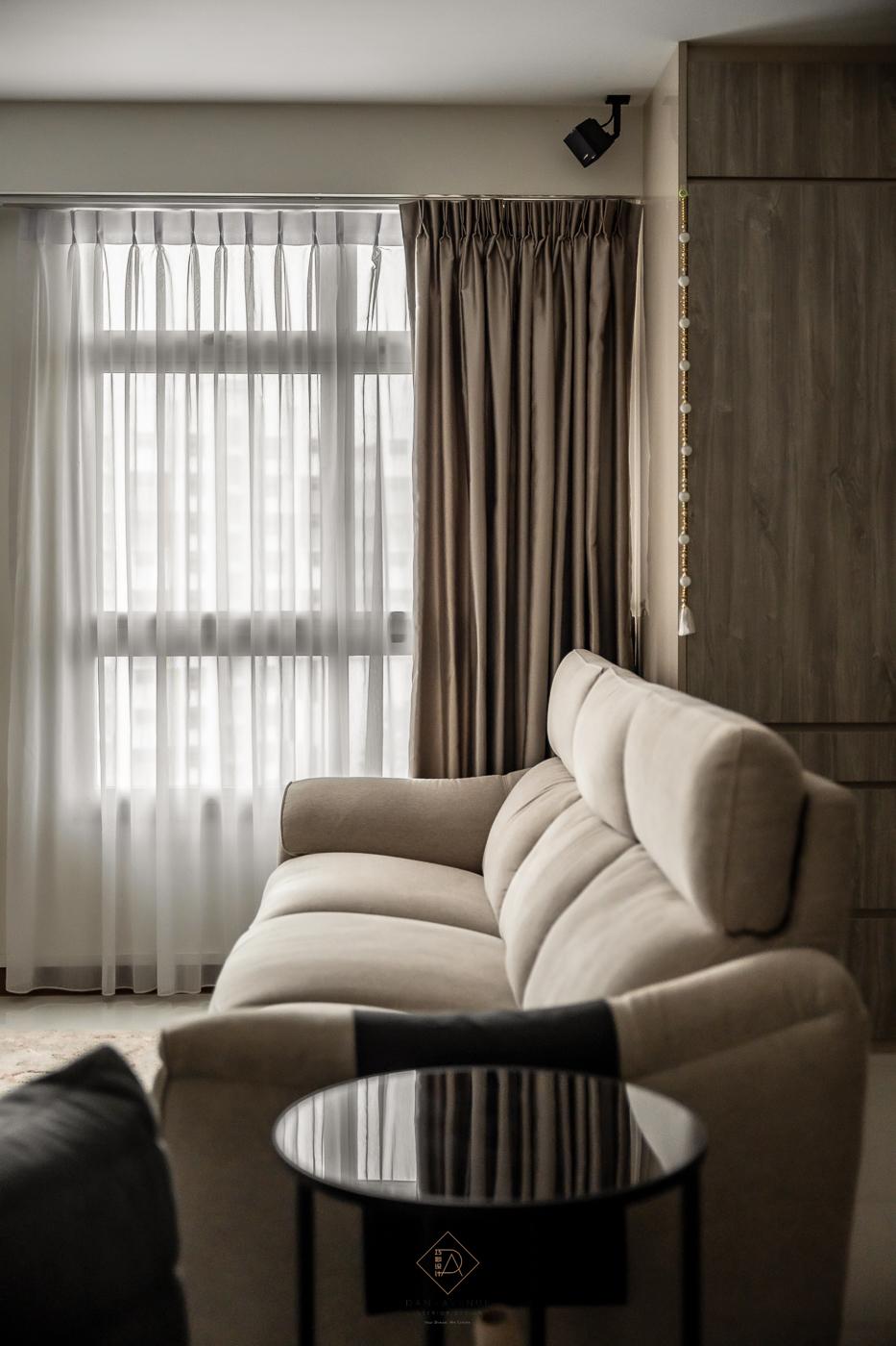 Modern Living Room with Drop Ceiling and Sofa