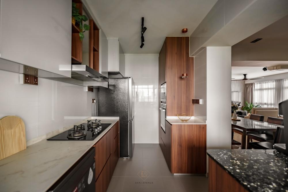 Modern Kitchen with Countertop and Homogeneous Tiles