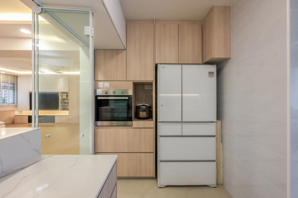 Modern Kitchen with Countertop and Homogeneous Tiles