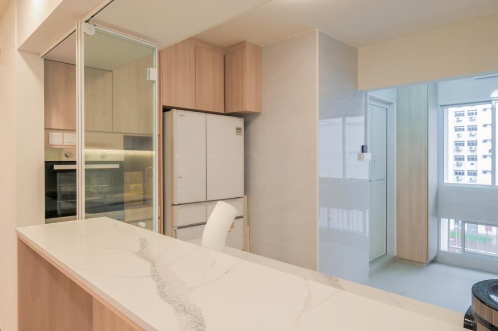 Modern Kitchen with Countertop and Homogeneous Tiles