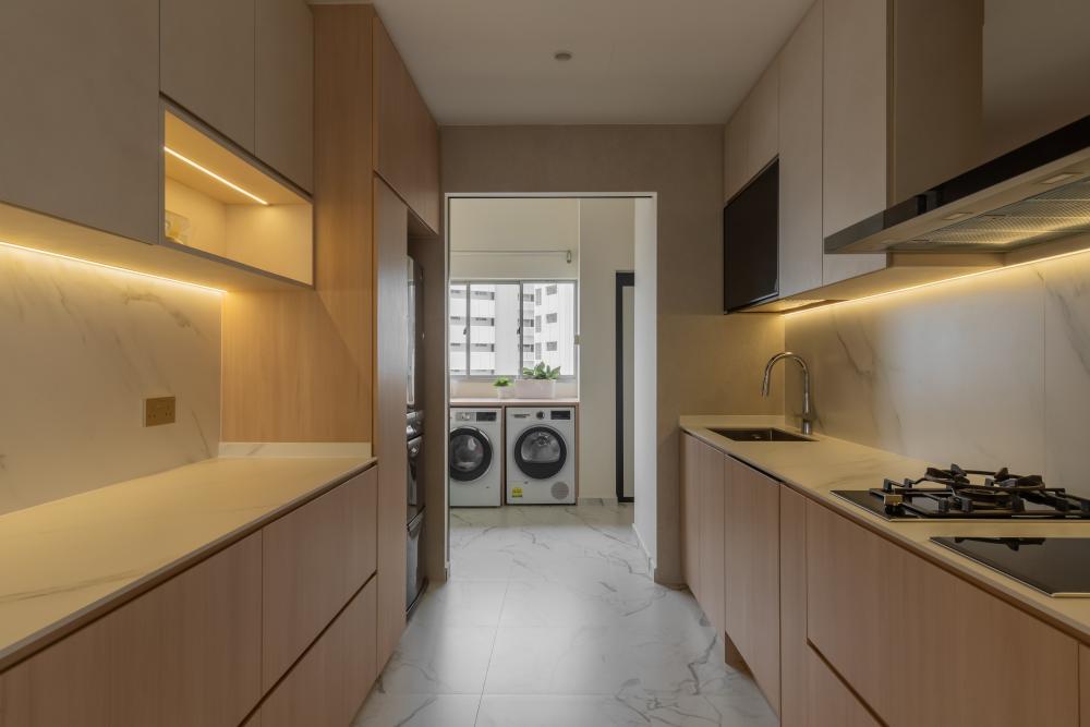 Contemporary Kitchen with Countertop and Homogeneous Tiles