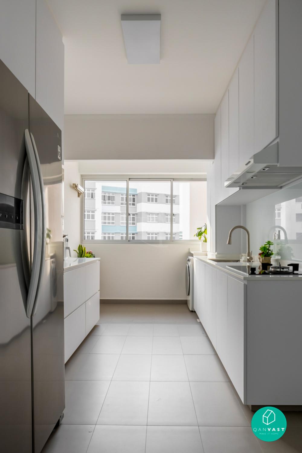 Minimalist Kitchen with Countertop and Open Kitchen