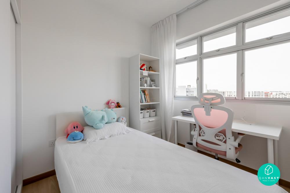 Minimalist Bedroom with Vinyl Flooring and Wardrobe