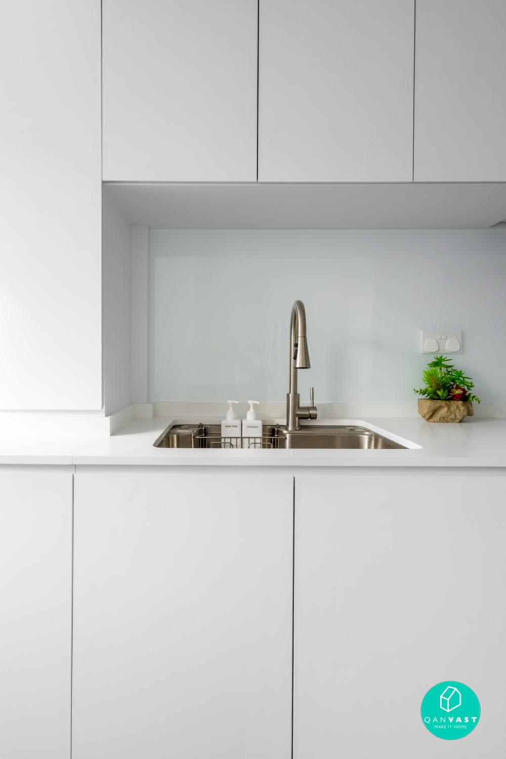 Minimalist Kitchen with Countertop and Parquet Floor