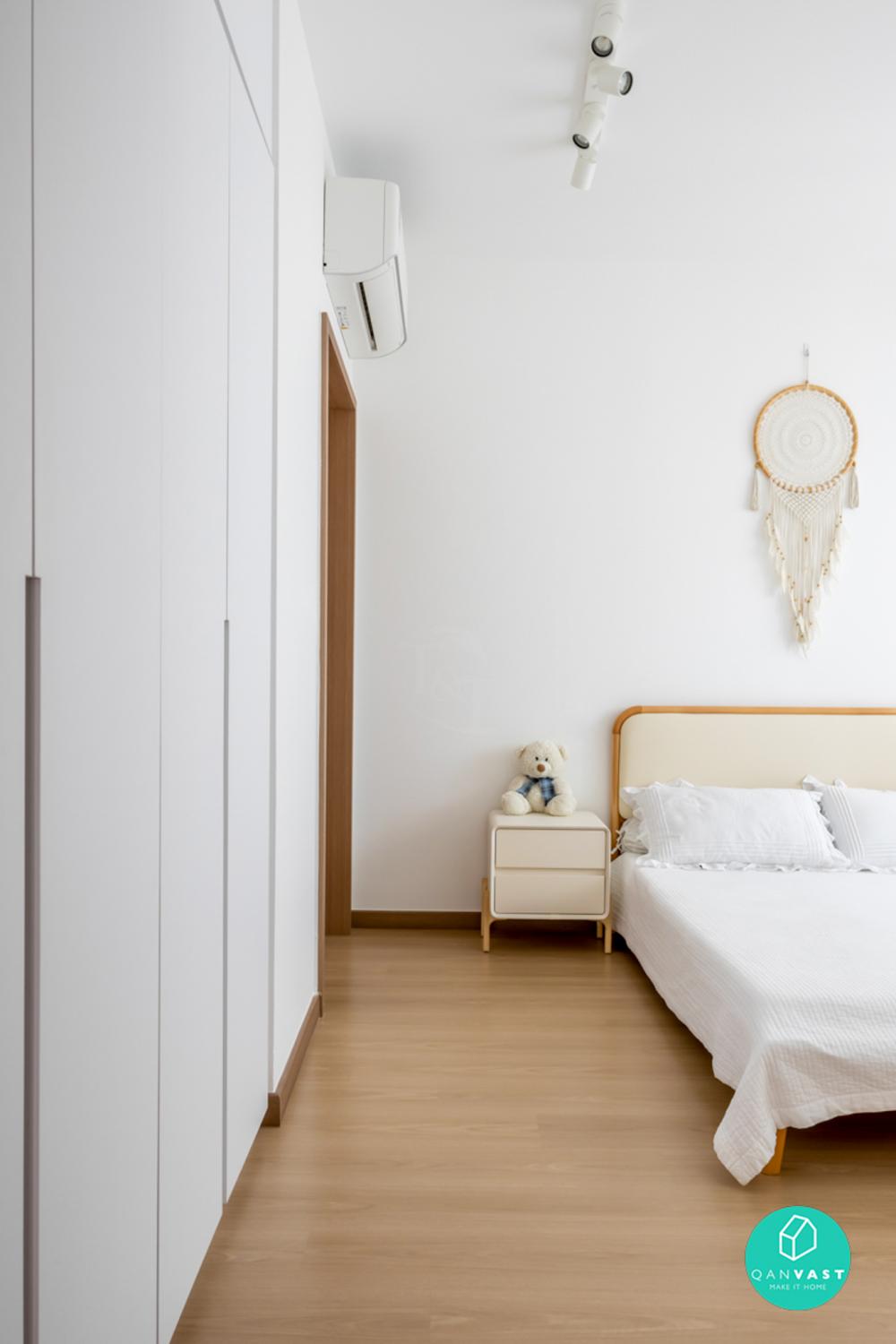 Minimalist Bedroom with Vinyl Flooring and Bedside Table