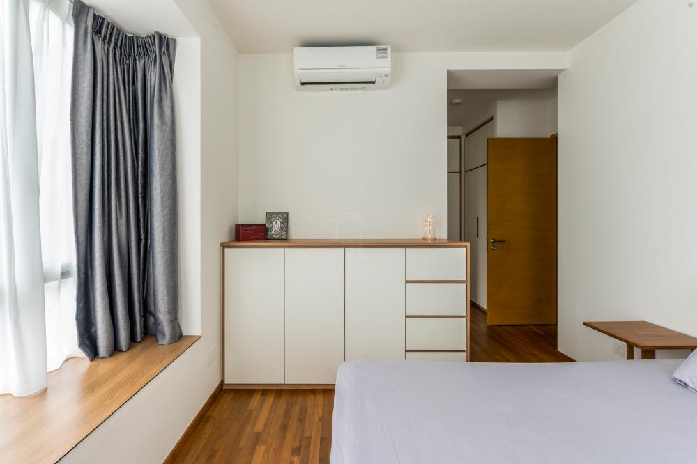 Modern Bedroom with Bookshelf and Parquet Floor