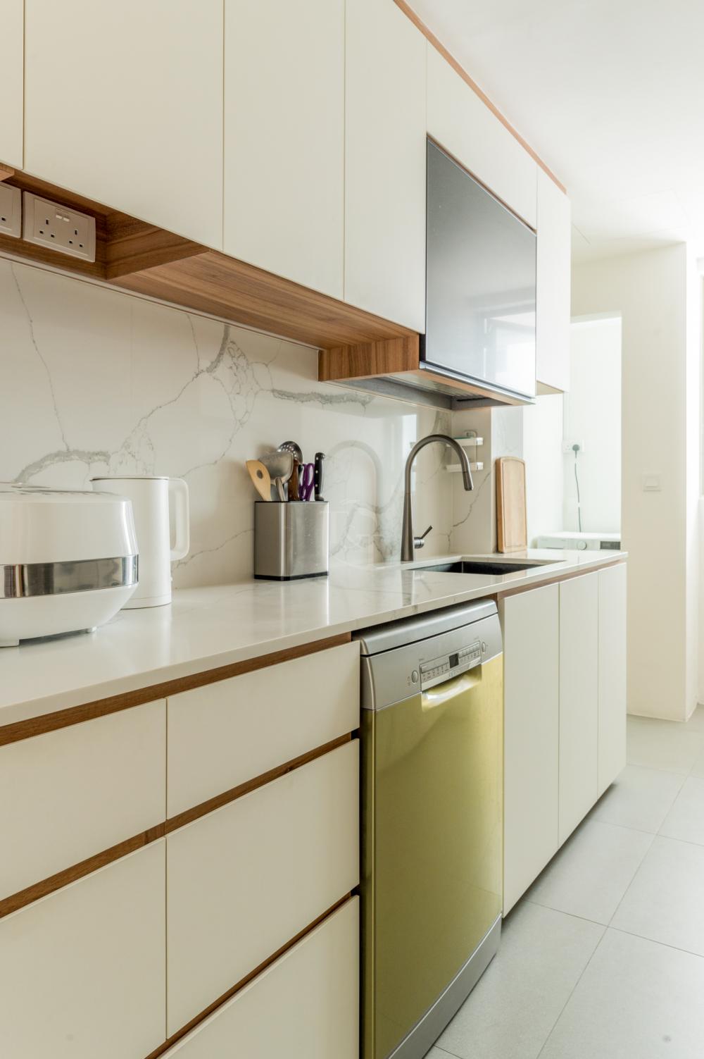 Modern Kitchen with Countertop and Homogeneous Tiles