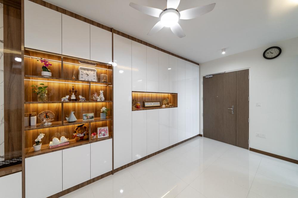 Contemporary Living Room with Bookshelf and Ceiling Fan