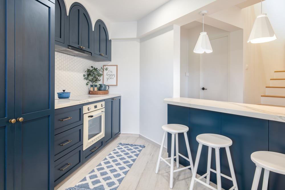 Transitional Kitchen with Countertop and Kitchen Island
