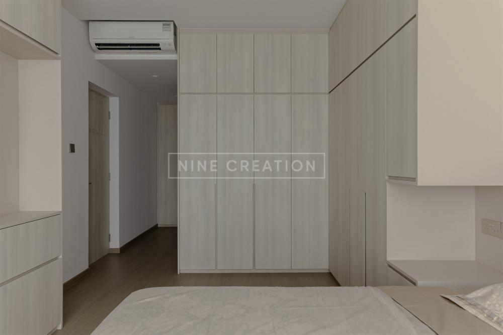 Contemporary Bedroom with Vinyl Flooring and Wardrobe