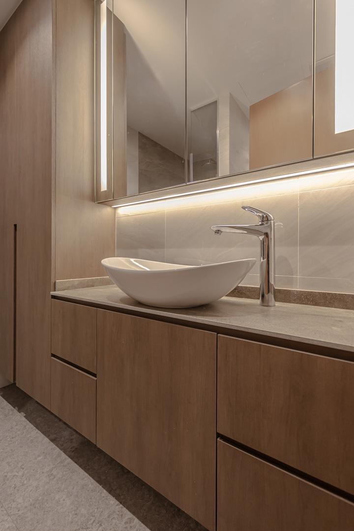 Contemporary Bathroom with Countertop and Mirror