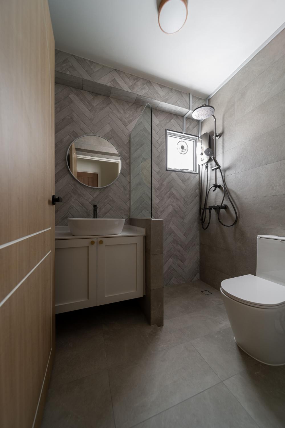 Scandinavian Bathroom with Countertop and Homogeneous Tiles