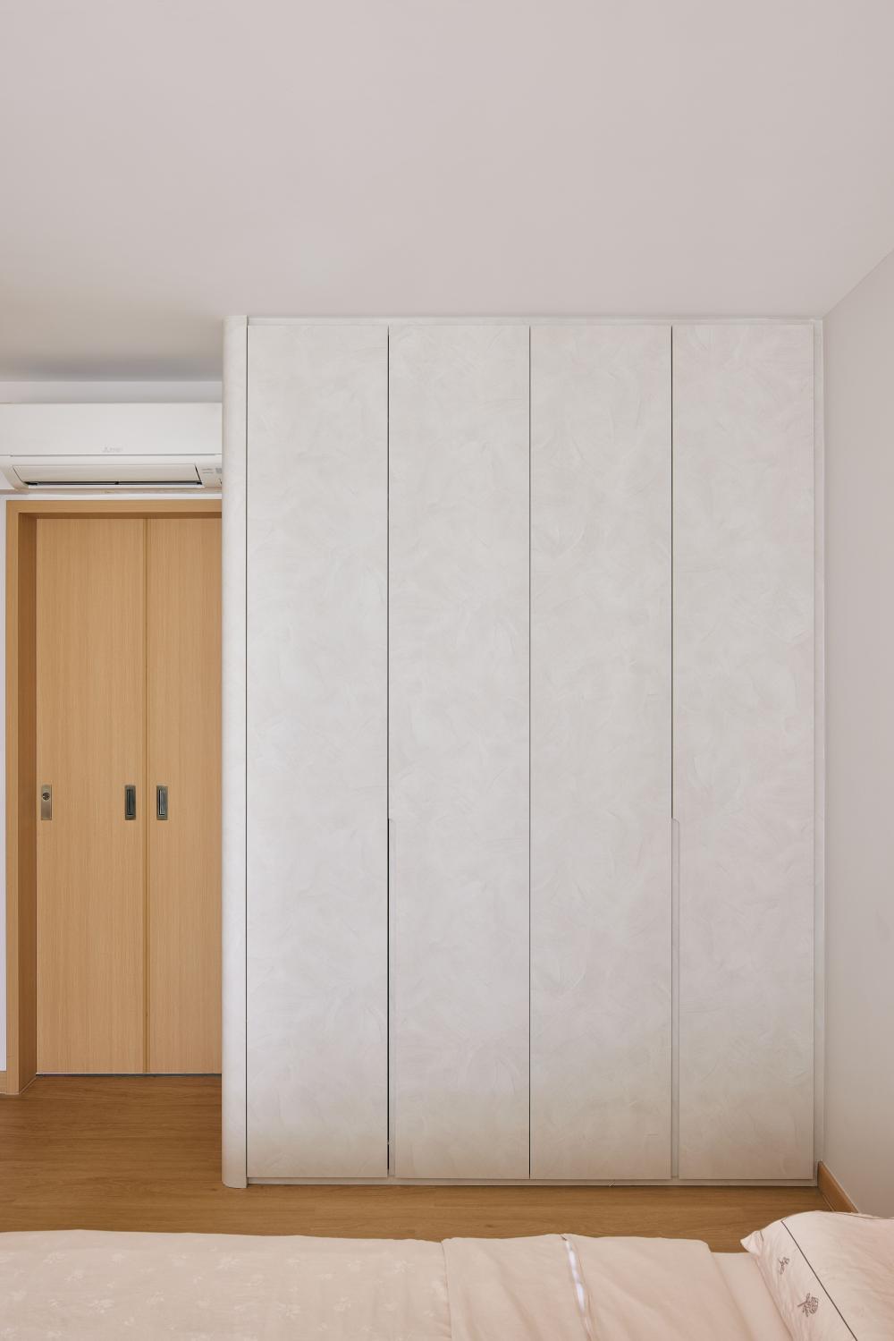 Modern Bedroom with Wardrobe and Closet