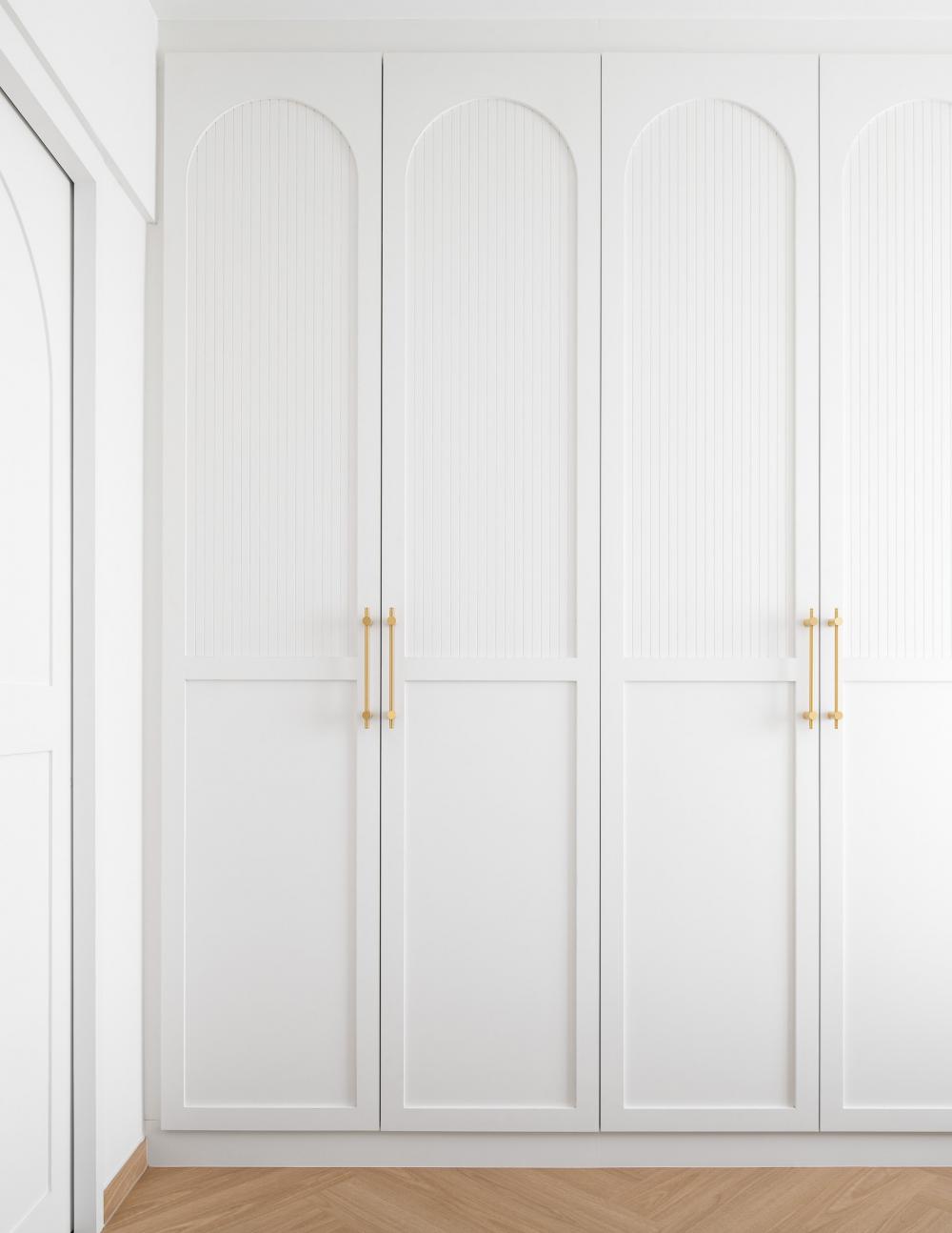 Minimalist Bedroom with Vinyl Flooring and Wardrobe