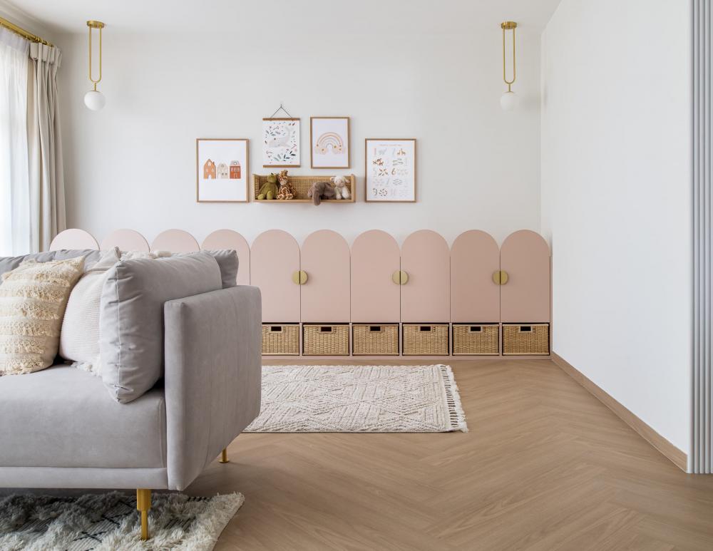 Minimalist Living Room with Vinyl Flooring and Carpet