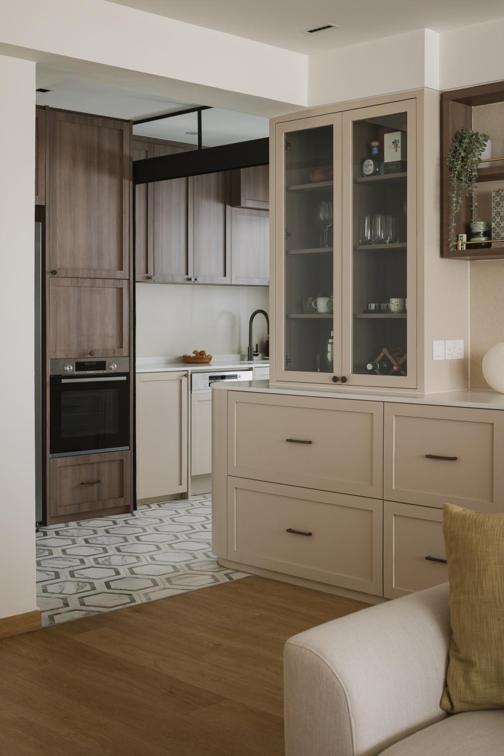 Modern Kitchen with Wood Flooring and Mosaic