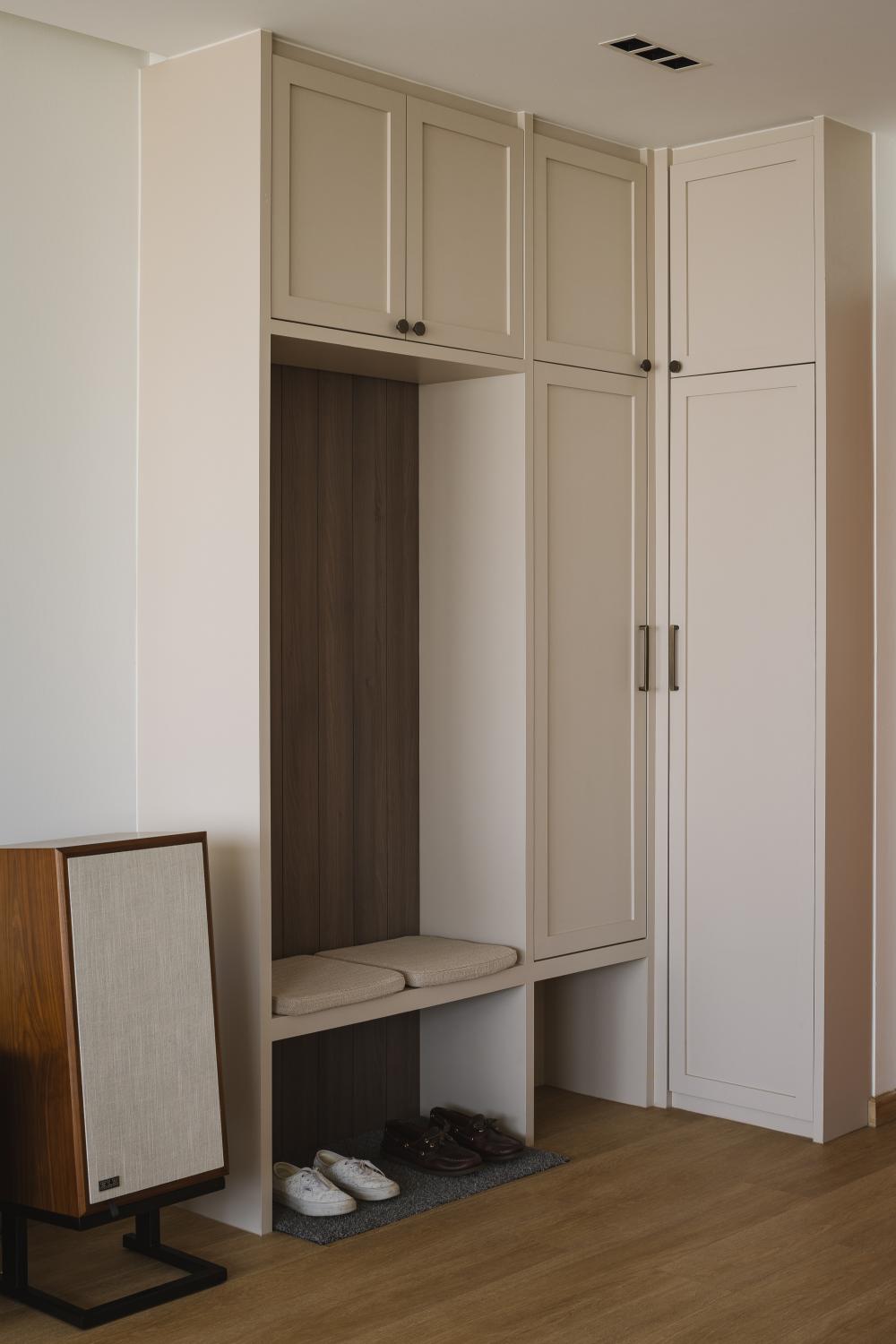 Modern Entryway with Seating Bench and Shoe Rack