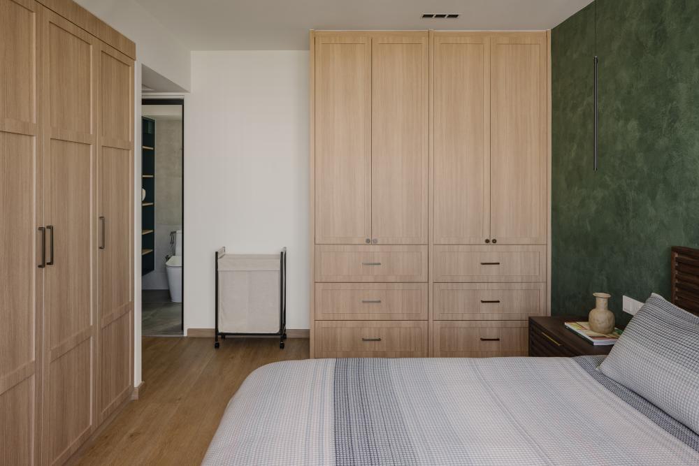 Modern Bedroom with Wood Flooring and Wardrobe