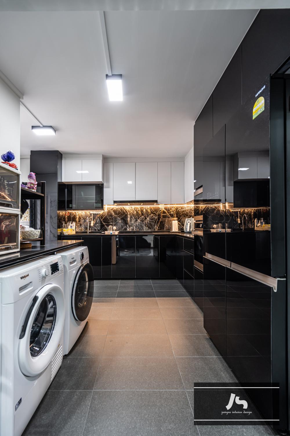 Modern Kitchen with Countertop and Homogeneous Tiles