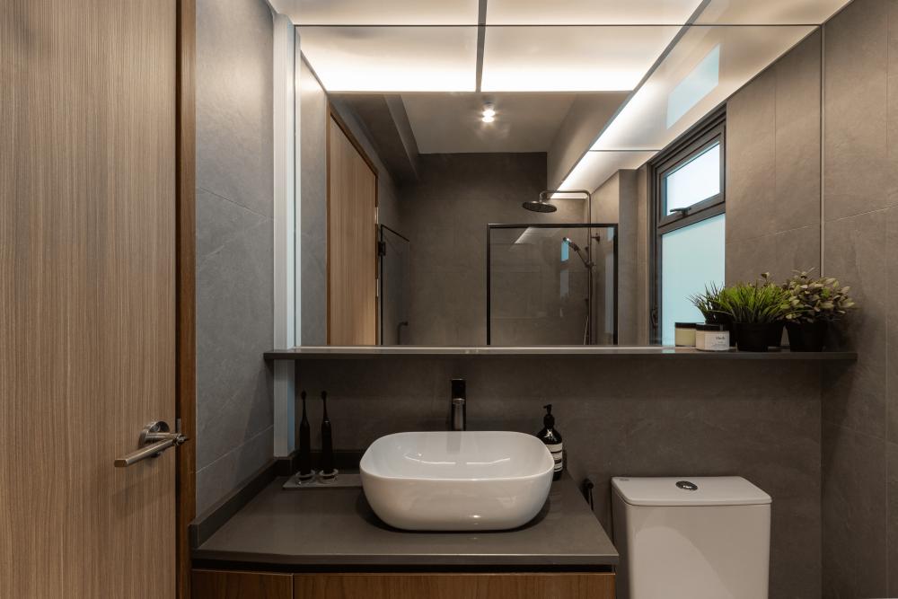 Vintage Bathroom with Mirror and Bathroom Accessories